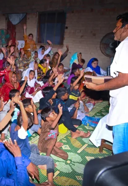 Jesus Film Ministry-30 (2)