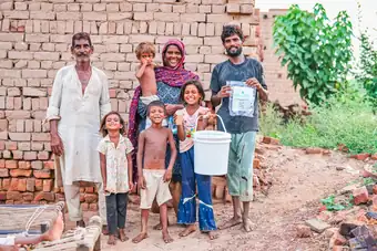 Water filter distribution