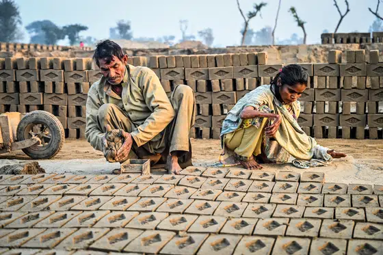 Bonded labour at a Pakistani brick kiln